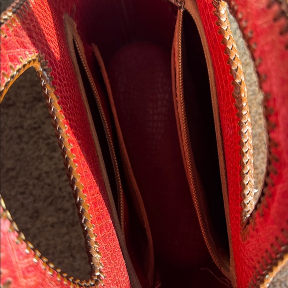 Vintage hand tooled and constructed leather rodeo purse - Picture 6 of 9